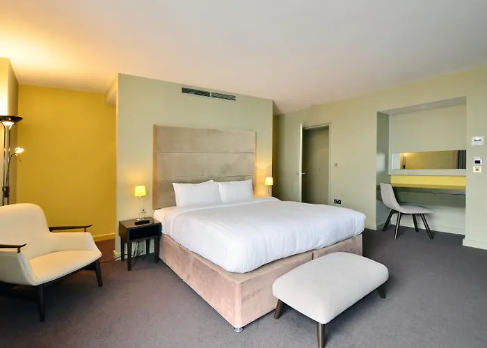 Axiom Park Hotel
