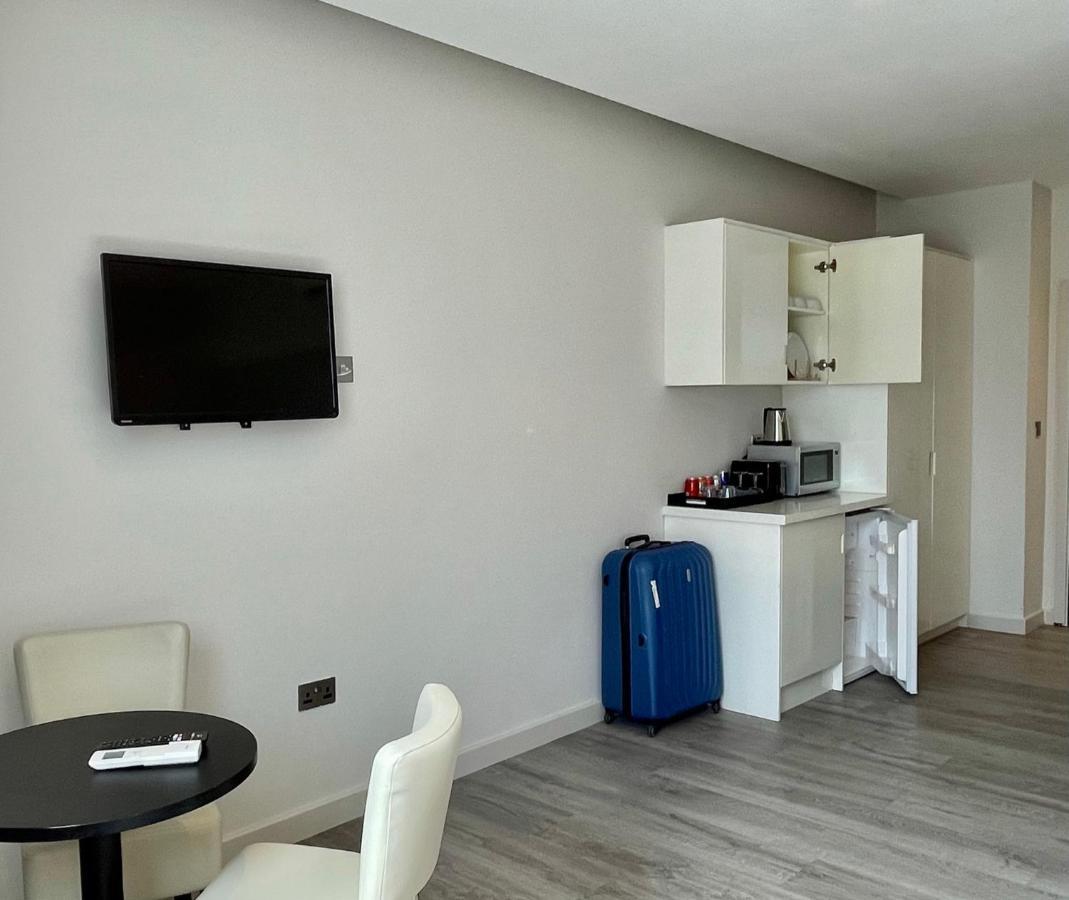 Axiom Park 4* Лондон